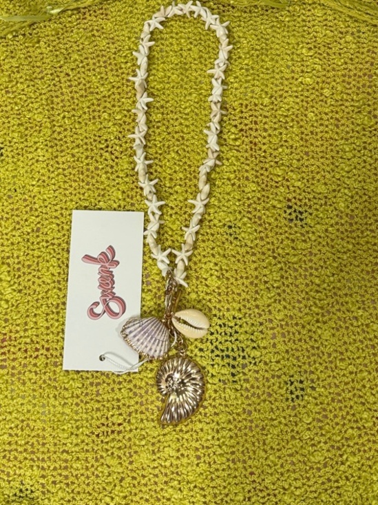 SWANK Jewelry - SWANK White Shell & Gold Seashell Pendant Necklace